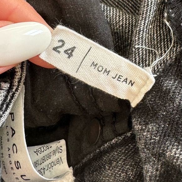 Black Pacsun Mom Jeans - Picture 3 of 4